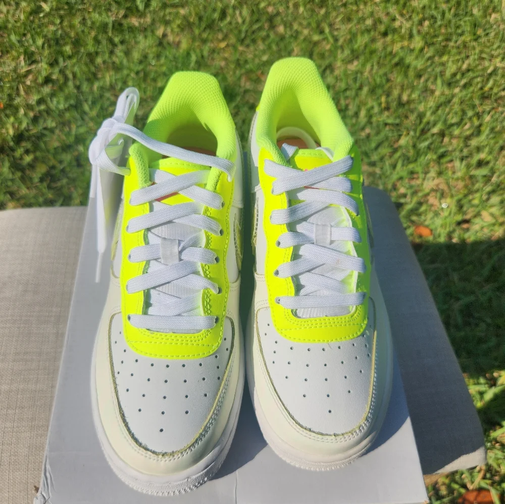 Nike Air Force 1 Low LV8 GS White Volt White DV1680 100 kids size 4y